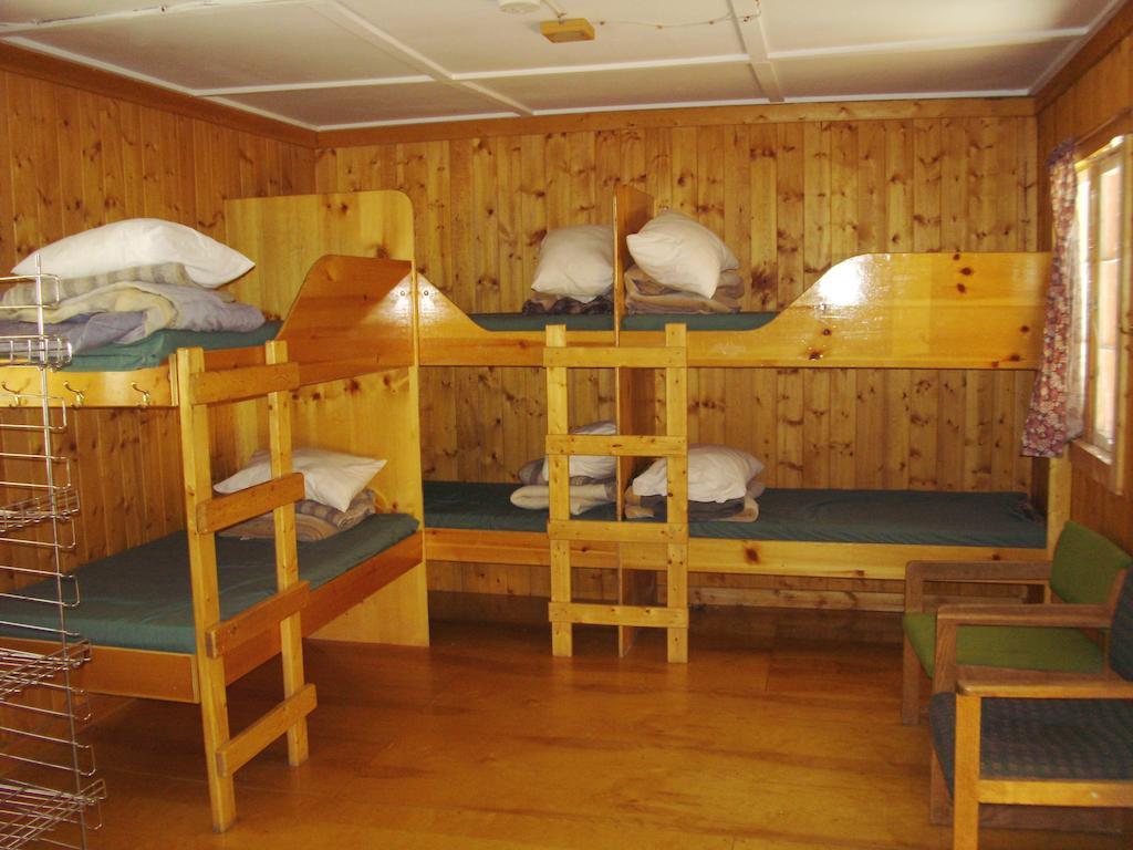 Hi Mosquito Creek - Wilderness Hostel เลคหลุยส์ ห้อง รูปภาพ